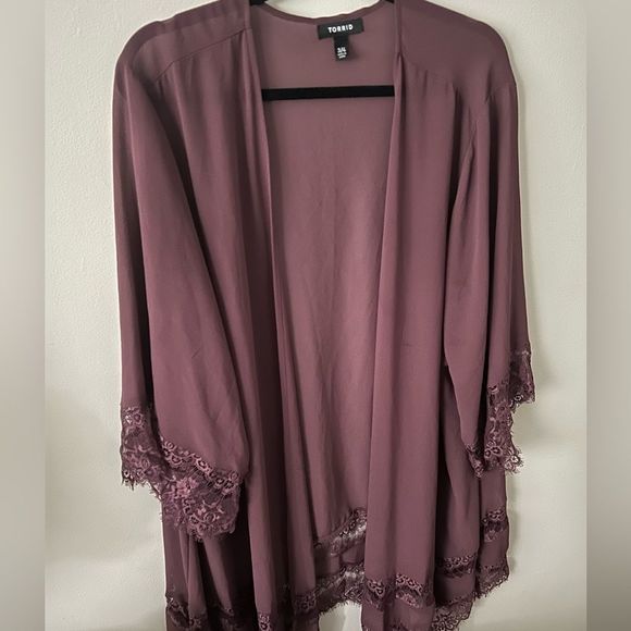 Torrid Chiffon Lace Mix Kimono 3/4X - Picture 4 of 7